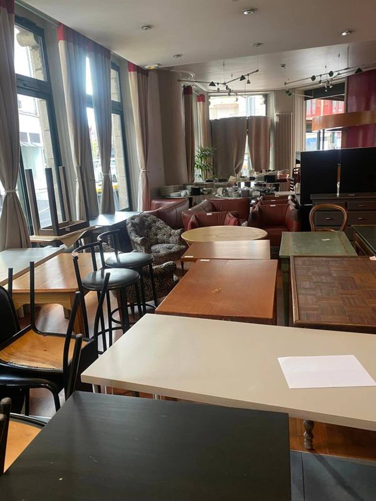 , Des objets et du mobilier de l&rsquo;hôtel-restaurant Le Régina mis en vente du 12 au 14 octobre au Puy-en-Velay