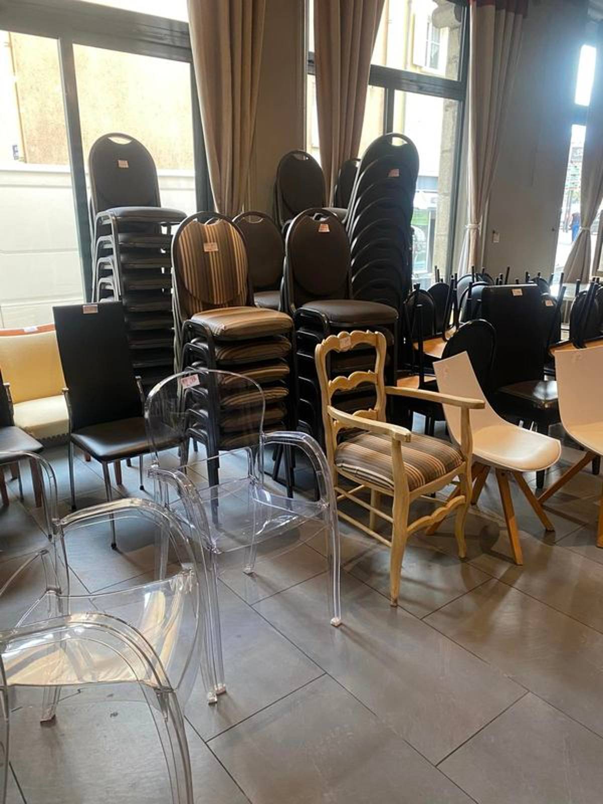 , Des objets et du mobilier de l&rsquo;hôtel-restaurant Le Régina mis en vente du 12 au 14 octobre au Puy-en-Velay