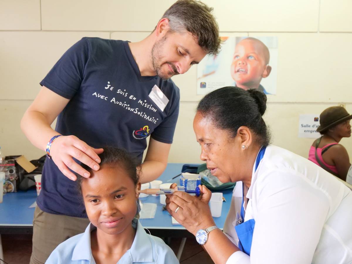 , Cet audioprothésiste du Puy-en-Velay a donné l’ouïe à 189 enfants sourds à Madagascar