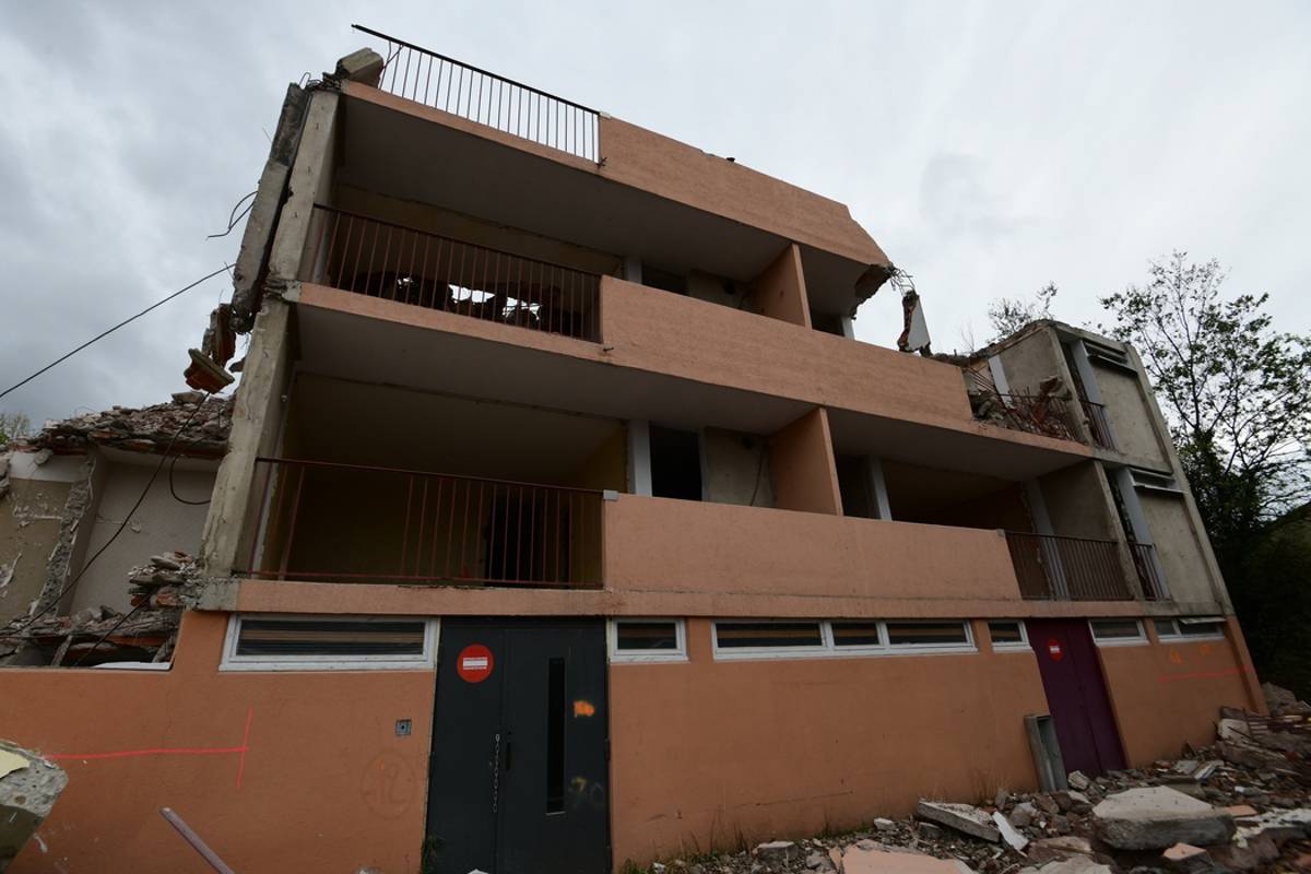 , Déjà un immeuble démoli avenue Foch au Puy-en-Velay