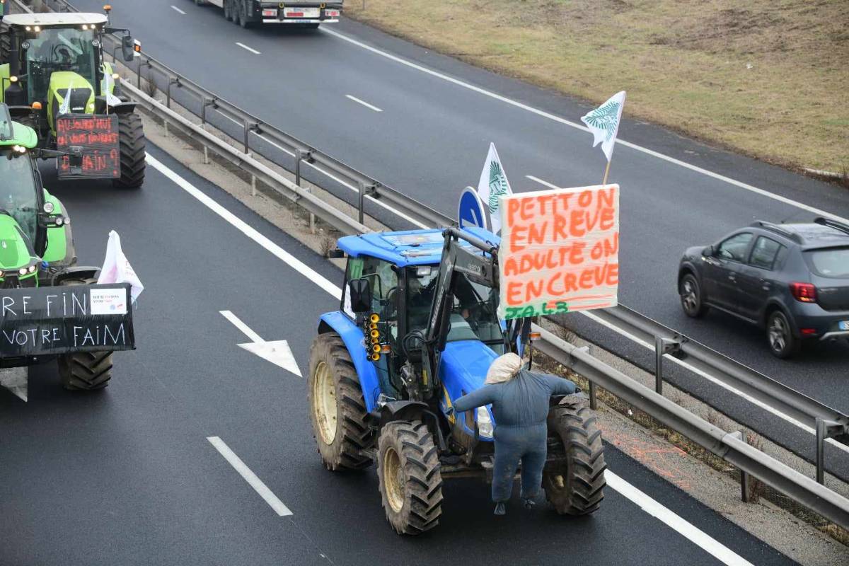, EN DIRECT &#8211; Colère des agriculteurs : opération escargot, barrages routiers, suivez la situation en Haute-Loire