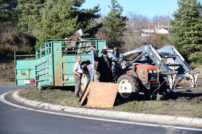 , Des agriculteurs pourraient mettre en place des blocages, ce lundi, au Puy-en-Velay