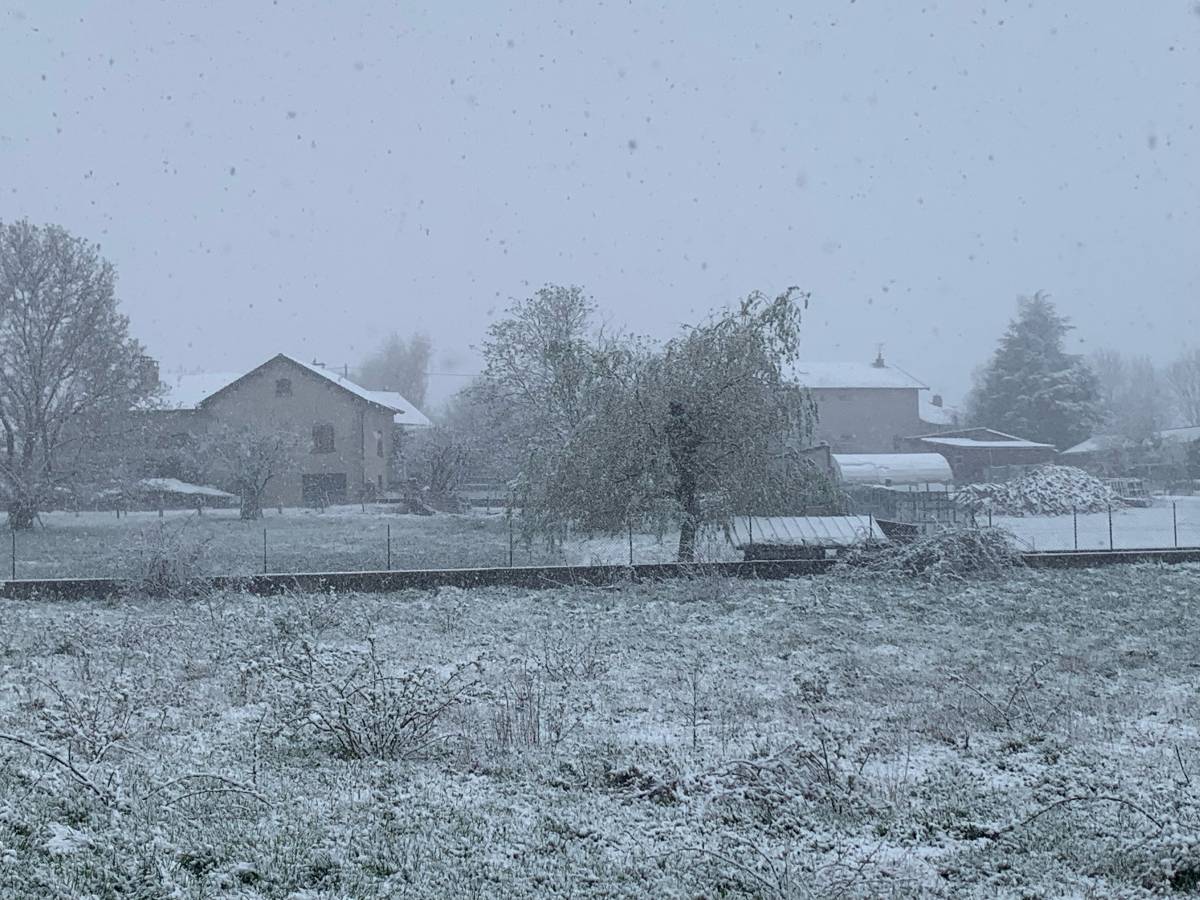 , Après l&rsquo;été le week-end dernier, la neige tombe ce jeudi en Haute-Loire