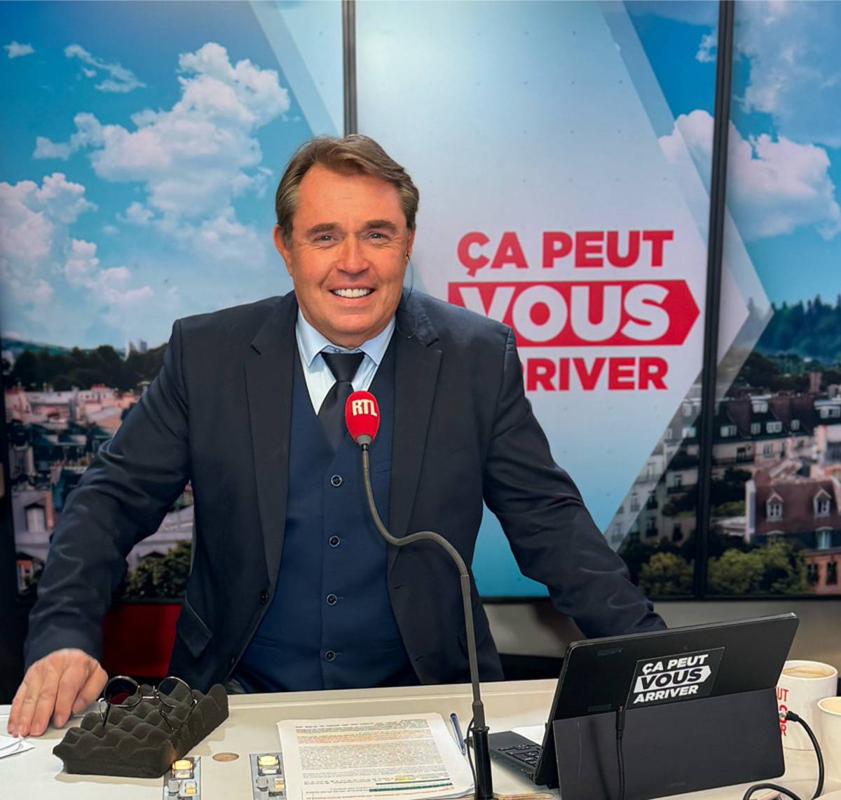 , Homme de radio, Hervé Pouchol revient sur sa jeunesse au Puy-en-Velay entre boîtes de nuit et Café du Théâtre