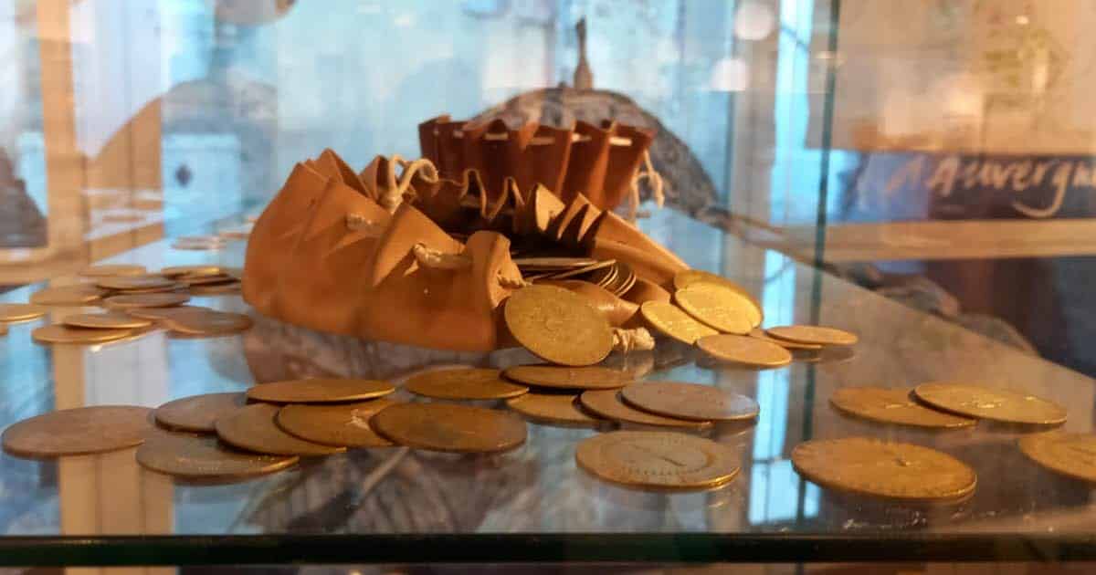 , Le Puy-en-Velay Quarante affiches racontent quatre décennies de fêtes du Roi de l’Oiseau