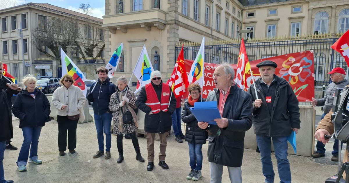 , Le Puy-en-Velay Ils manifestent pour les retraites : « On tire la langue tous les mois »
