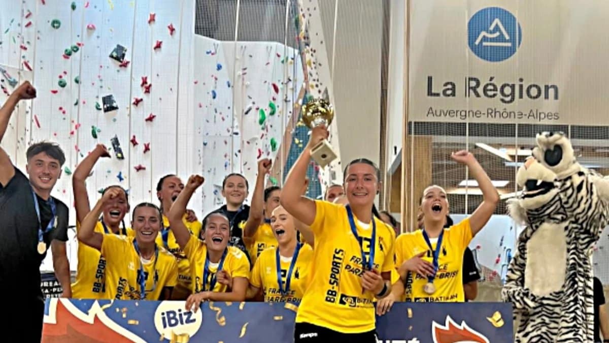 , Deux coupes gagnées pour le handball club