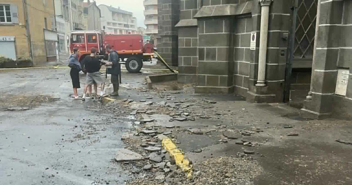 , Haute-Loire Des torrents d’eau dans les rues au Puy-en-Velay après un très violent orage